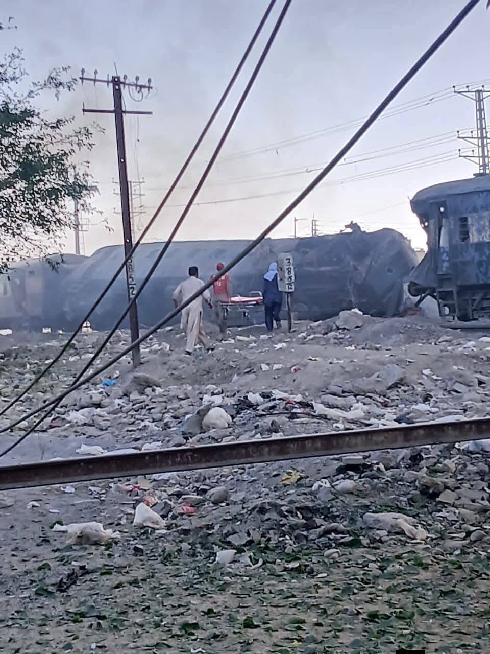 کوئٹہ میں چمن پھاٹک کے قریب ٹرین کے پاس دھماکا، ابتدائی  اطلاعات کے مطابق درجنوں افراد زخمی