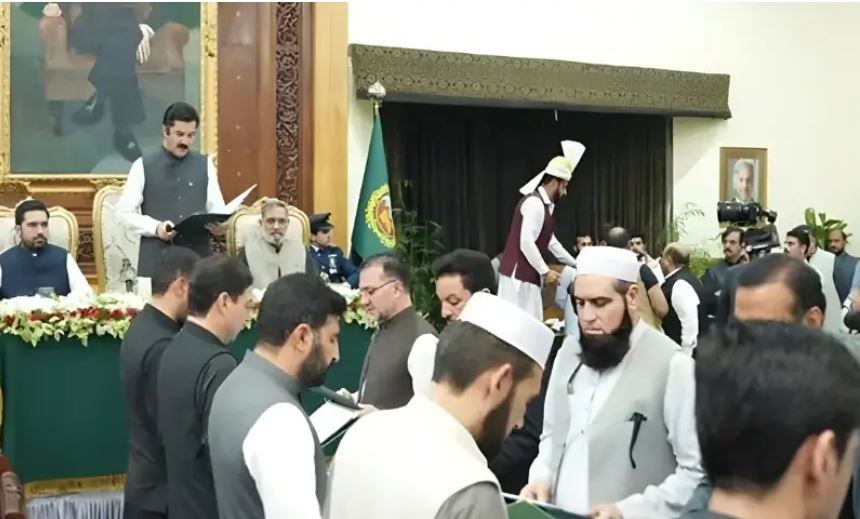 خیبر پختونخوا کابینہ میں بڑی توسیع: 18 نئے ارکان آج حلف اٹھائیں گے، مجموعی تعداد 30 ہو گئی
