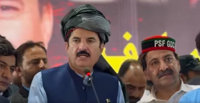 سابقہ فاٹا اور پاٹا میں زبردستی ٹیکس لگانے کی کوشش کی تو قانونی راہ اختیار کریں گے، فیصل کریم کنڈی۔