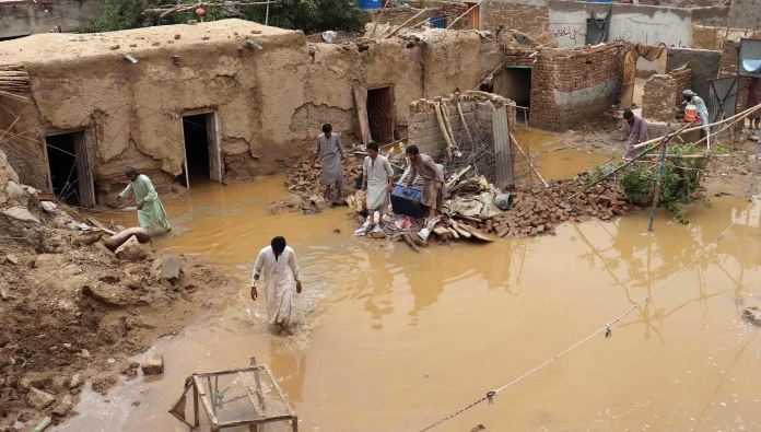 خیبر پختونخوا: آندھی اور طوفانی بارشوں نے تباہی مچا دی، 4 افراد جاں بحق، متعدد زخمی