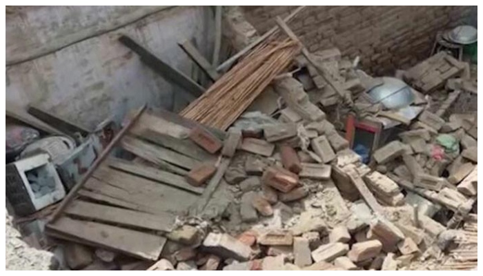 شانگلہ میں کچے مکان کی چھت گر گئی، 4 بچیوں سمیت 6 معصوم بچے ملبے تلے دب کر جاں بحق