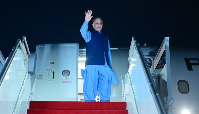 سوئٹزرلینڈ میں بڑی سفارتی سرگرمی، وزیر اعظم شہباز شریف اور فیلڈ مارشل سید عاصم منیر اہم مذاکرات میں شرکت کے لیے روانہ
