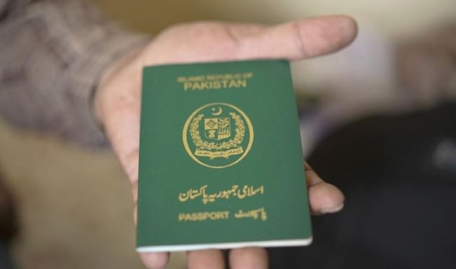 پاسپورٹ گھر تک پہنچے گا، حکومت کا ای پاسپورٹ نظام مکمل نافذ کرنے کا فیصلہ