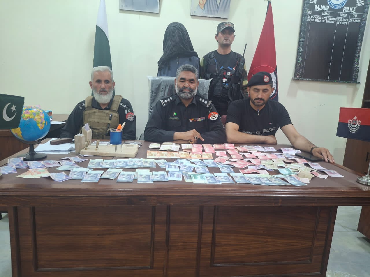  ڈی ایس پی خار سعید الرحمٰن کی زیرِ قیادت تھانہ خار پولیس کی کامیاب کارروائی، چوری شدہ رقم برآمد، ملزم  گرفتار 