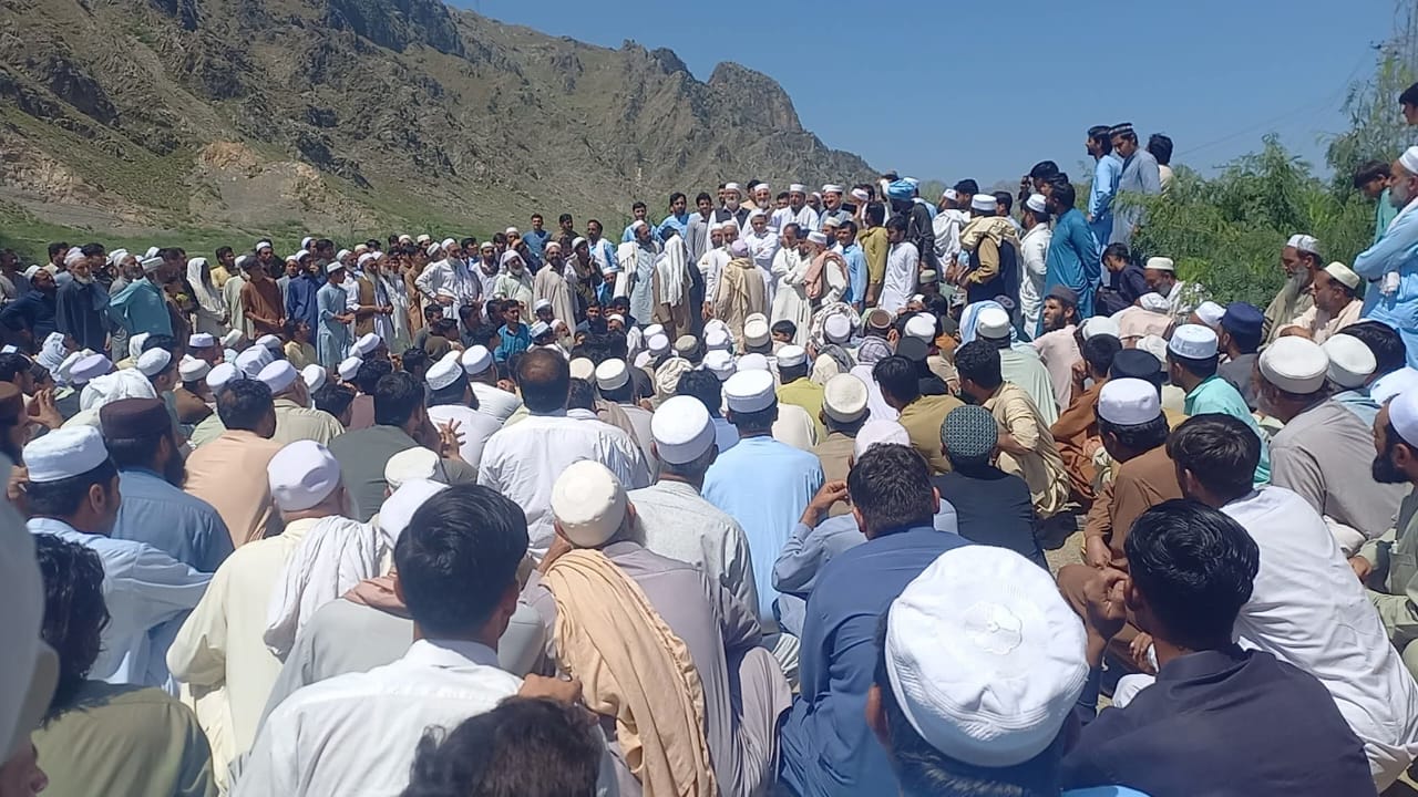 لنڈی کوتل: بدامنی اور ٹارگٹ کلنگ کے خلاف قبائلی جرگے کا سخت فیصلہ؛ اسکول بند، پولیو مہم کا بائیکاٹ اور احتجاج کا اعلان! 