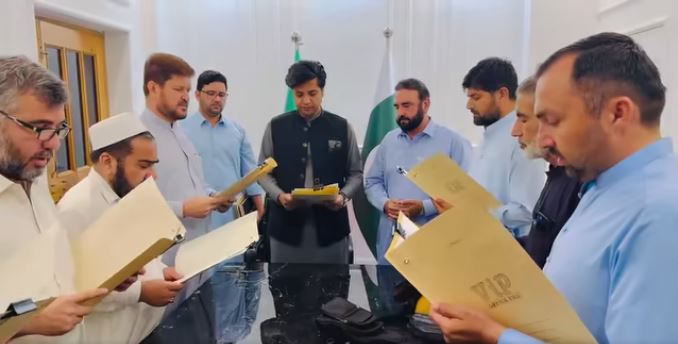 صحافیوں کے لیے بڑی خوشخبری؛ خیبر پختونخوا حکومت کا بلا سود قرضہ اسکیم شروع کرنے اور پریس کلبوں کو گرانٹس دینے کا اعلان