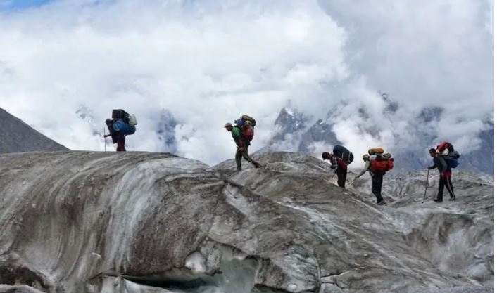 کالام میں گلیشیئر ٹوٹنے سے کوہ پیماؤں پر قیامت، ایک لاپتا، متعدد زخمی، ریسکیو آپریشن جاری
