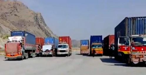 افغان عوام کے لیے عالمی امداد پہنچ گئی، ورلڈ فوڈ پروگرام کے 21 خوراکی کنٹینرز افغانستان منتقل