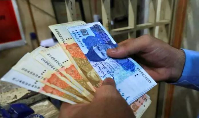 سرکاری ملازمین کے لیے بڑی خوشخبری! نئے پے اسکیلز نافذ، تنخواہوں اور الاؤنسز میں نمایاں اضافہ، مکمل تفصیلات سامنے آگئیں