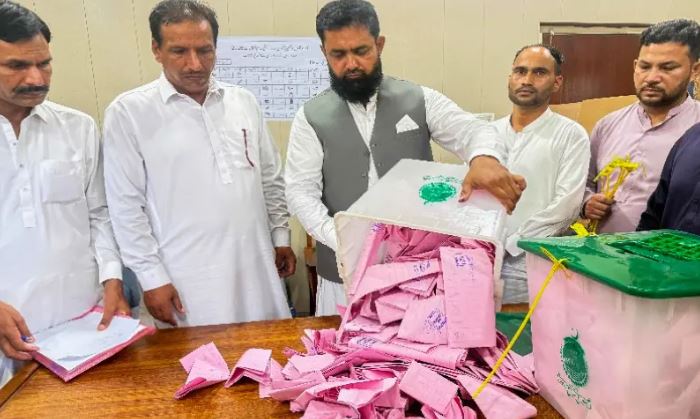 آزاد کشمیر الیکشن: میرپور ڈویژن میں مسلم لیگ (ن) کا بڑا اپ سیٹ، 13 میں سے 9 نشستیں جیت لیں