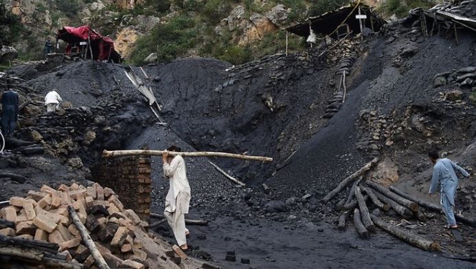 بلوچستان کی کوئلہ کان میں قیامت، 34 مزدور جان کی بازی ہار گئے،امدادی کارروائیاں جاری، حکومت کا معاوضے کا اعلان