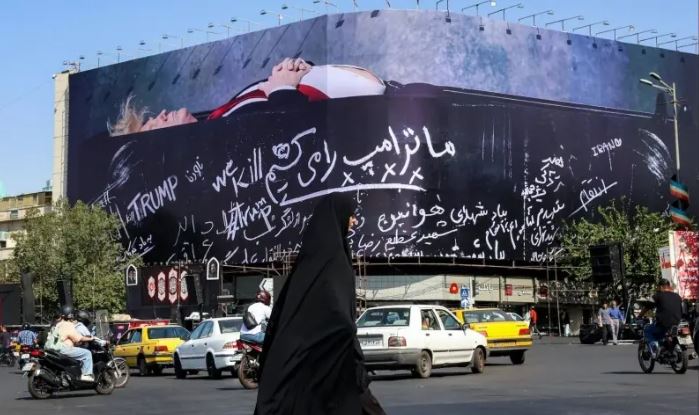 تہران میں ٹرمپ کے خلاف اشتعال انگیز مہم،  تہران کے بڑے بل بورڈز پر  لگائے گئے  ٹرمپ کی میت والی تصویر نے  دنیا کی توجہ کھینچ لی 