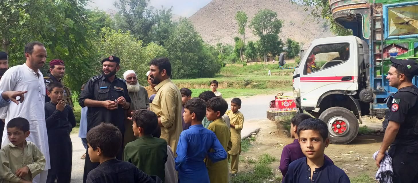 باجوڑ: افغان مہاجرین کی وطن واپسی کا عمل شروع، متعدد خاندان افغانستان روانہ