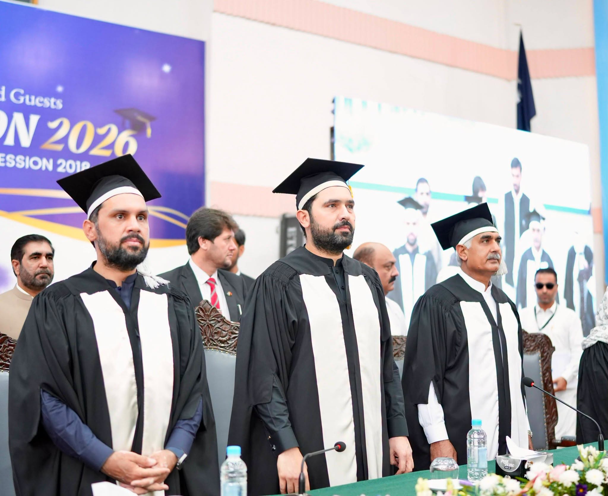 جامعہ پشاور کا سالانہ کانووکیشن؛ وزیراعلیٰ کے پی محمد سہیل خان آفریدی کی شرکت، طلبہ میں گولڈ میڈلز اور ڈگریاں تقسیم 