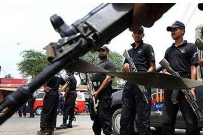 لوئر دیر میں سرچ آپریشن کے دوران حملہ، 3 پولیس اہلکار شہید، 15 زخمی، علاقے میں بڑا آپریشن شروع