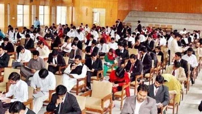 سی ایس ایس کا بڑھتا زوال؟ صرف چار برس میں امیدواروں کی تعداد آدھی رہ گئی، حیران کن اعداد و شمار سامنے آگئے