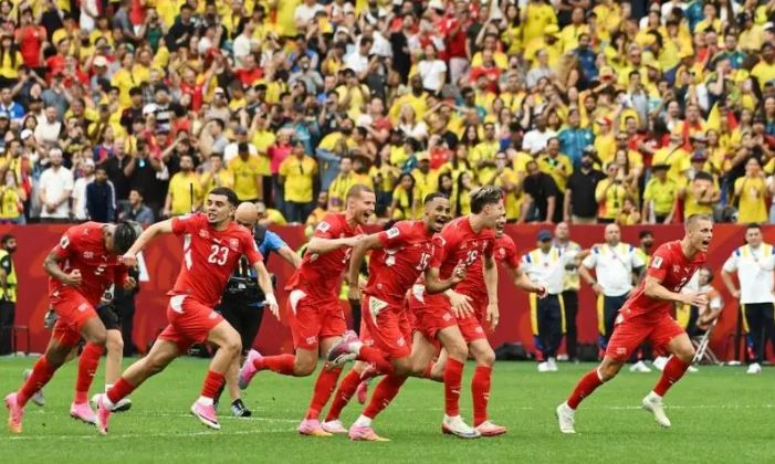 سوئٹزرلینڈ نے تاریخ رقم کر دی، کولمبیا کو شکست دے کر کوارٹر فائنل میں پہنچ گیا