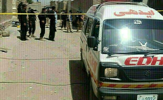 پشاور میں دن دہاڑے فائرنگ، 2 افراد قتل، راہ چلتی خاتون بھی گولی لگنے سے زخمی