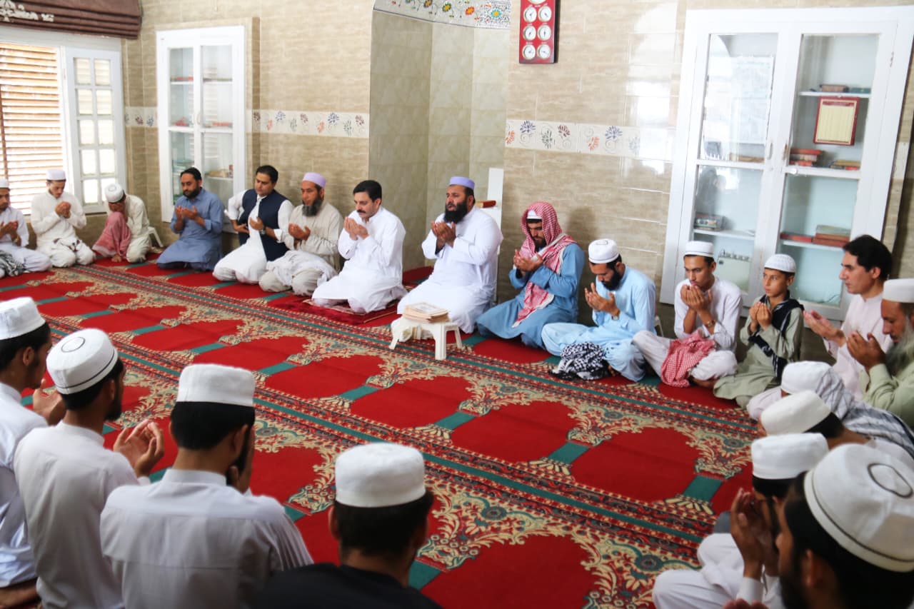 شہداءِ باجوڑ کو سلام! اسسٹنٹ کمشنر فیصل اسماعیل، تحصیلدار عبدالوکیل اور دیگر شہداء کے ایصالِ ثواب کے لیے ڈی سی کمپاؤنڈ کی جامع مسجد میں ختمِ قرآن کا اہتمام۔