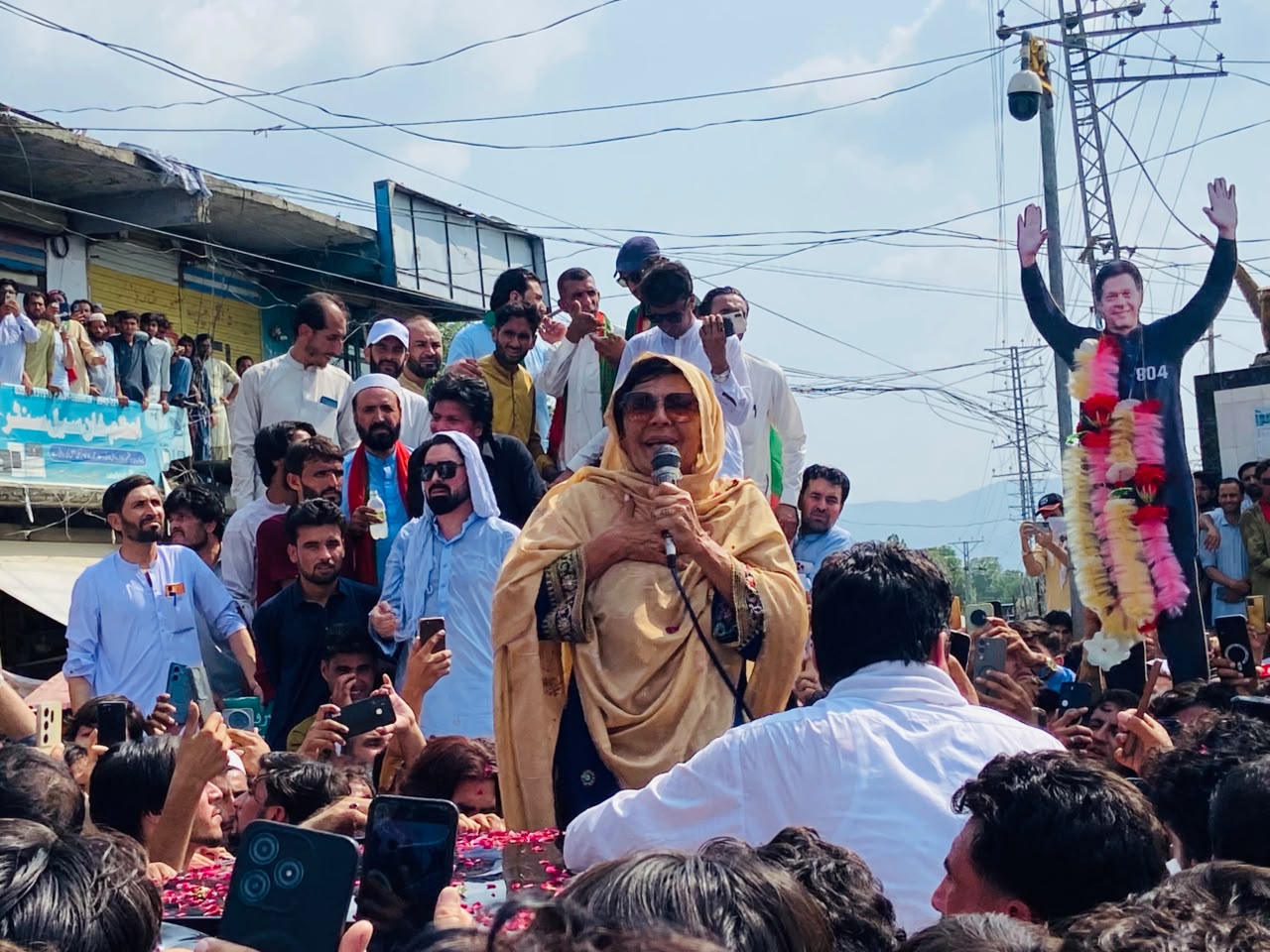 پی ٹی آئی کی مرکزی رہنما علیمہ خان کا ایک روزہ دورہ باجوڑ