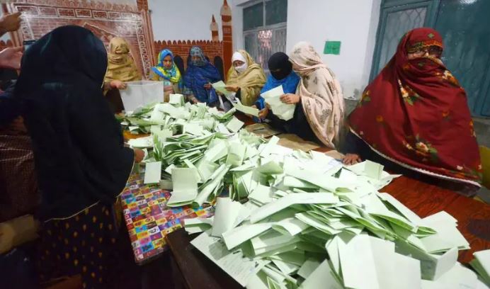 آزاد کشمیر الیکشن میں ن لیگ کا بڑا سرپرائز، مخالفین پیچھے رہ گئے،غیر سرکاری نتائج نے سب کو چونکا دیا