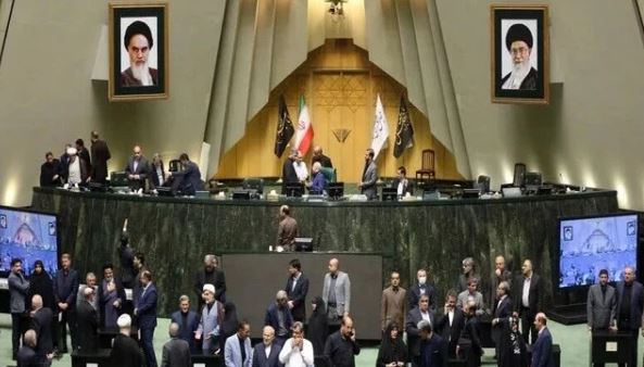 آبنائے ہرمز کھولنے کی بڑی پیش رفت، ایران، امریکا اور عمان کے درمیان اہم معاہدہ منظوری کے منتظر