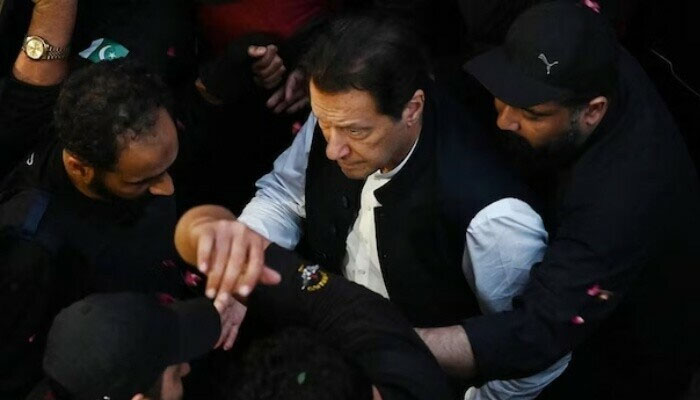  عمران خان کو جیل میں کتابیں فراہم کردی گئیں۔