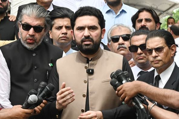 وزیراعلیٰ خیبرپختونخوا کی 27 ستمبر سے پہلے حکمرانوں کو وارننگ، ’’انصاف نہ ملا تو حالات قابو سے باہر ہوسکتے ہیں‘‘