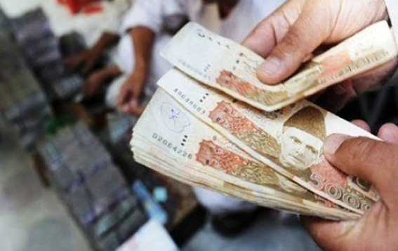 ویلج کونسل کے سطح پر بھرتی عارضی ملازمین تنخواہوں سے محروم