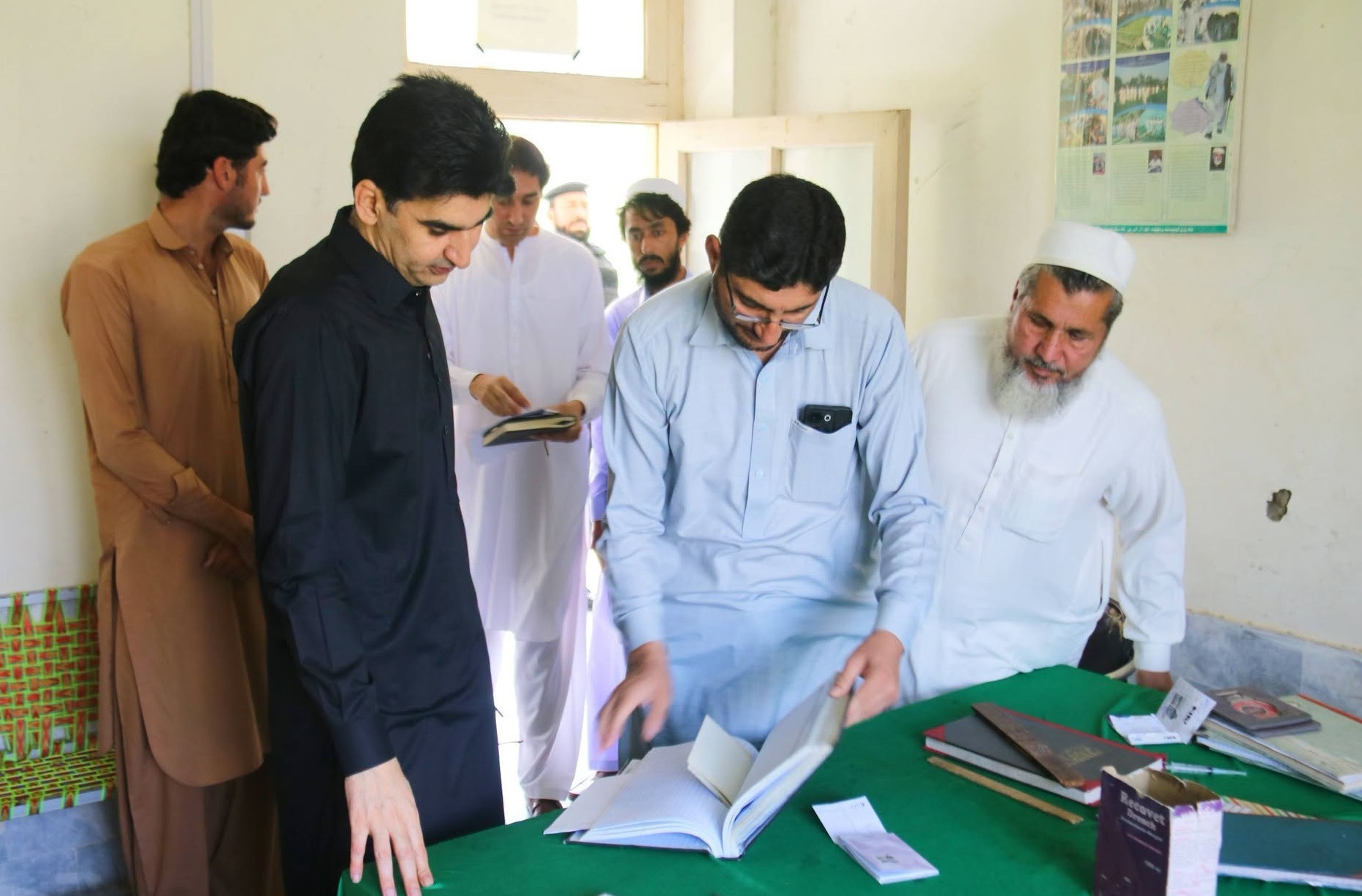  باجوڑ۔ڈپٹی کمشنر باجوڑ عدنان فرید کا سول ویٹرنری سنٹر کا دورہ