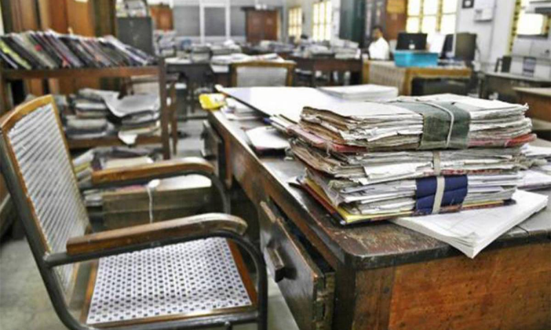قبائلی اضلاع میں غیر حاضر ملازمین کے خلاف کارروائی شروع، تنخواہیں روک دی گئیں۔