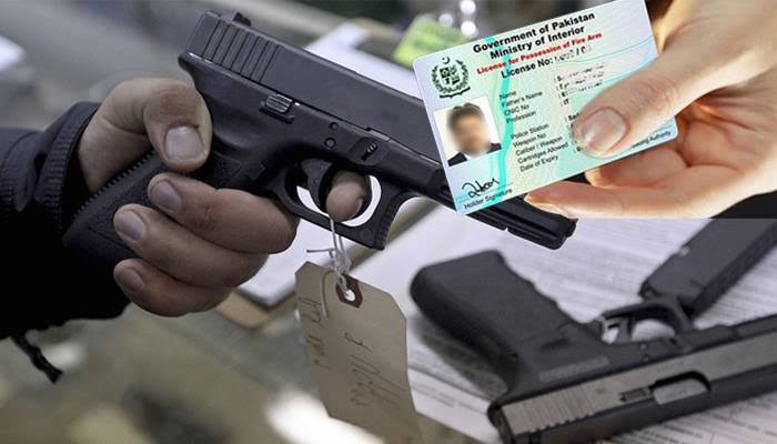 خیبر پختونخوا میں جعلی اسلحہ لائسنس بنانے اور فروخت کرنے والا بڑا  گینگ بے نقاب۔
