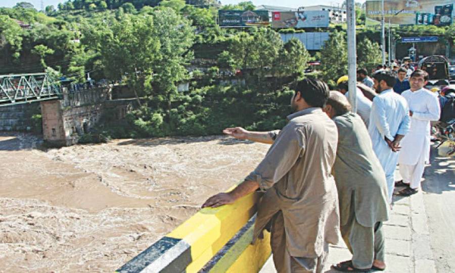 گھریلو لڑائی جھگڑوں سے تنگ شادی شدہ خاتون نے دریا میں چھلانگ لگائی