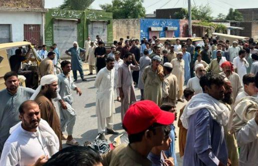 صوابی میں 2 بچیوں کے مبینہ اغوا پر ہنگامہ، سڑک بند؛ پولیس کو 24 گھنٹے کی مہلت