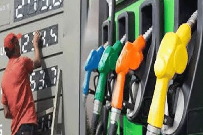 عوام کو پیٹرول ریلیف اسکیم سے محروم کرنے والے پمپس کے خلاف کارروائی کی ہدایت