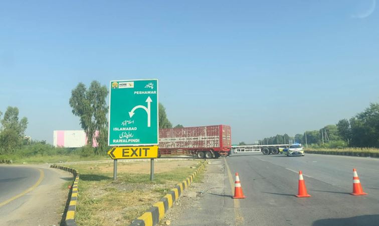 موٹروے اور جی ٹی روڈ ٹریفک کے لیے بحال