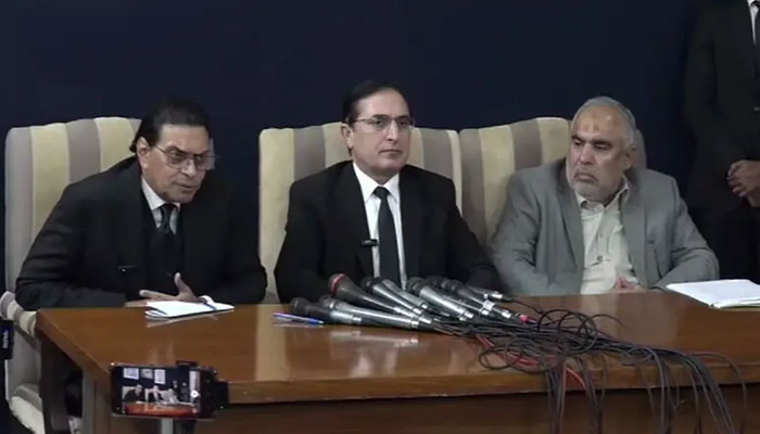 حکومت سے مذاکرات کے پہلے دور کے بعد پی ٹی آئی کی سیاسی و کور کمیٹی کے اجلاس کی اندرونی کہانی سامنے آگئی۔
