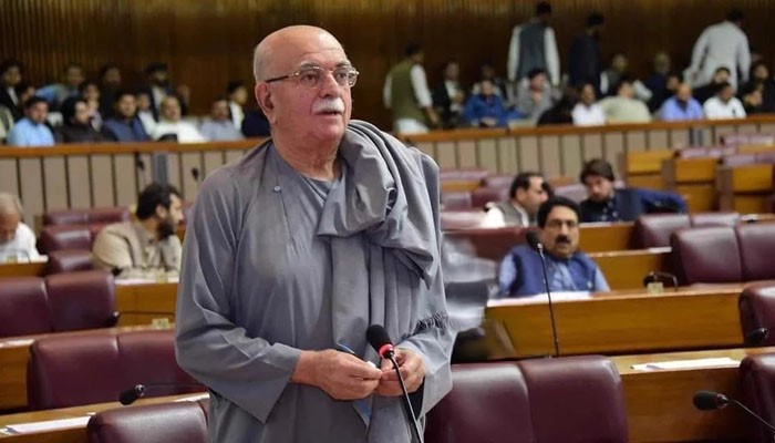 اس وقت اپوزیشن کے 8 ایم این ایز غائب ہیں ہمیں بتایا جائے کہ خیبر پختونخوا کا وزیراعلیٰ کہاں ہے؟ محمود اچکزئی
