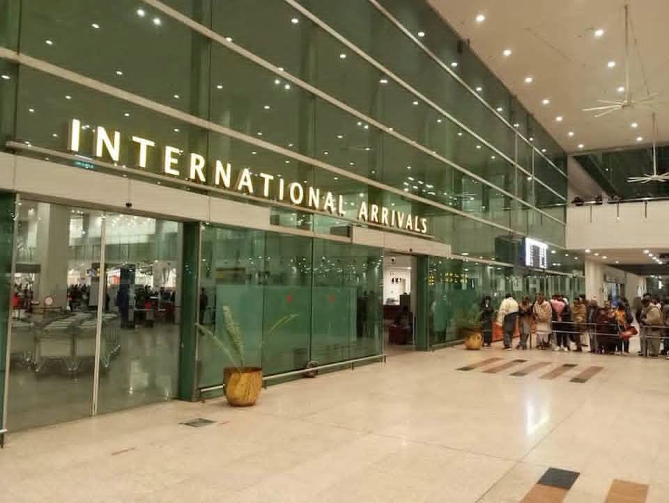 وزیراعظم شہباز شریف نے ائیر پورٹس پر مسافروں کو بلاوجہ تنگ کرنے پر پابندی عائد کر دی