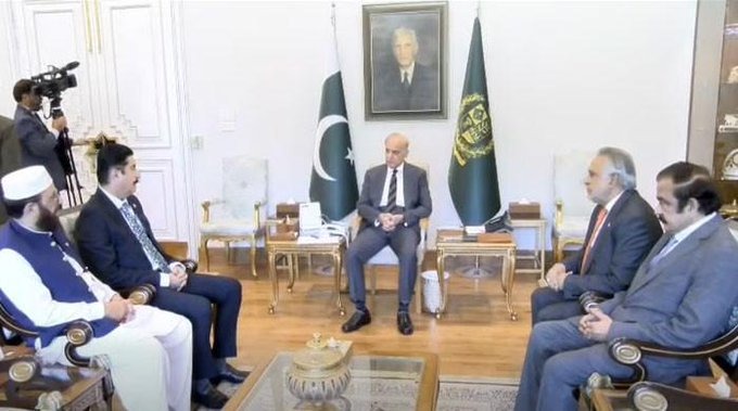خیبر پختونخوا میں ایمرجنسی کے نفاذ یا گورنر راج پرغور